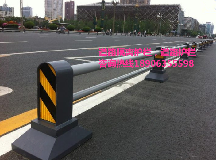 道路護(hù)欄，道路隔離柱，隔離墩